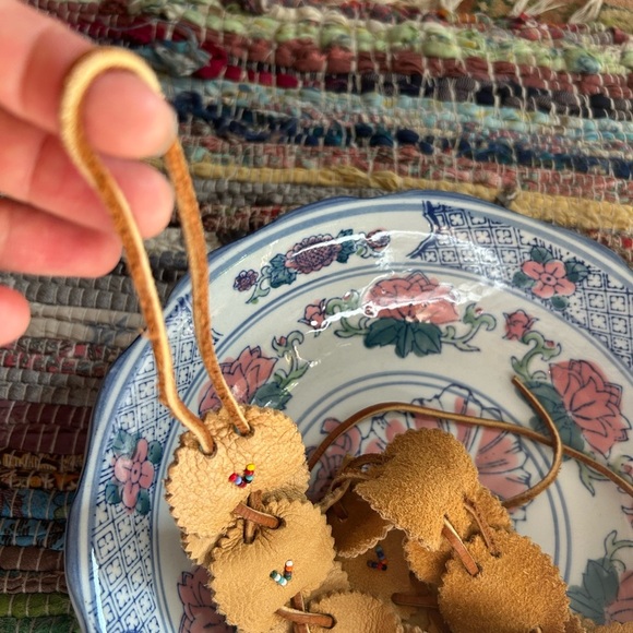Handcrafted Native American Beaded Tan Leather Tie Headband Headrest - Picture 6 of 15